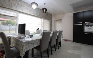 Sat Giroc, ideal pentru diverse afaceri sau pentru locuit. - Poză 8