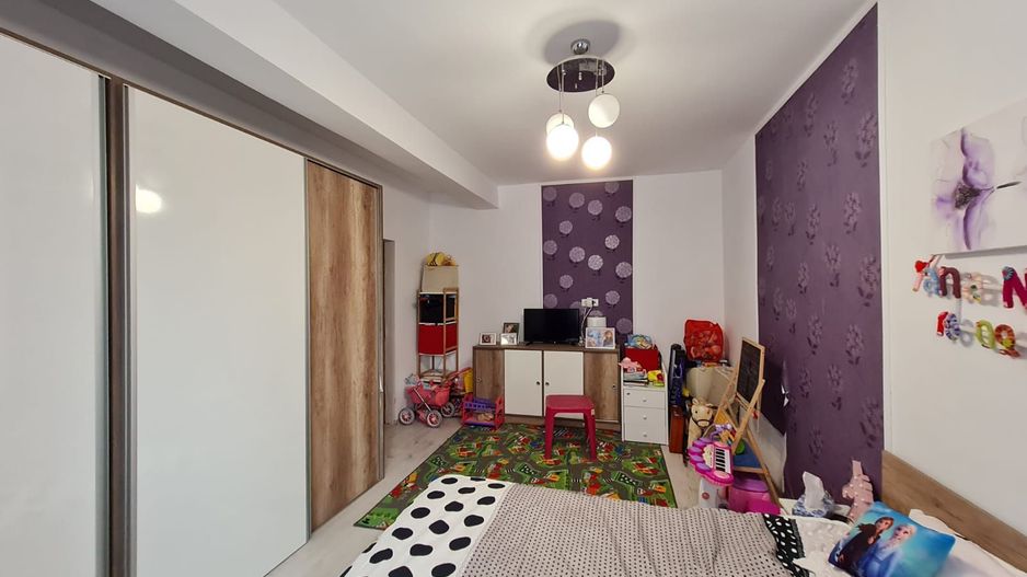 Vila spatioasa cu 7 apartamente/pretabil investiție - Poză 11