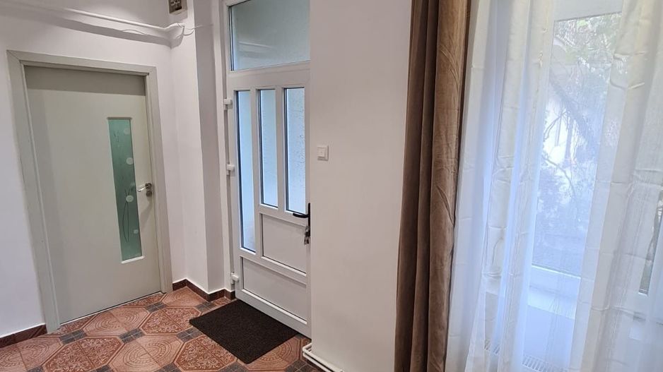 Apartament 3 camere - zona Sinaia - Poză 7
