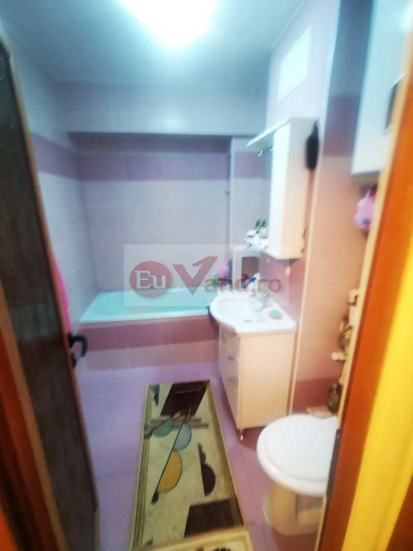 De vanzare apartament cu 3 camere Mazepa 1, BR-uri, etaj 4/10, 98.000 E - Poză 9