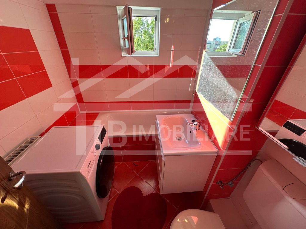 Apartament cu 3 camere, 90mp, decomandat, Zona EON - Poză 9