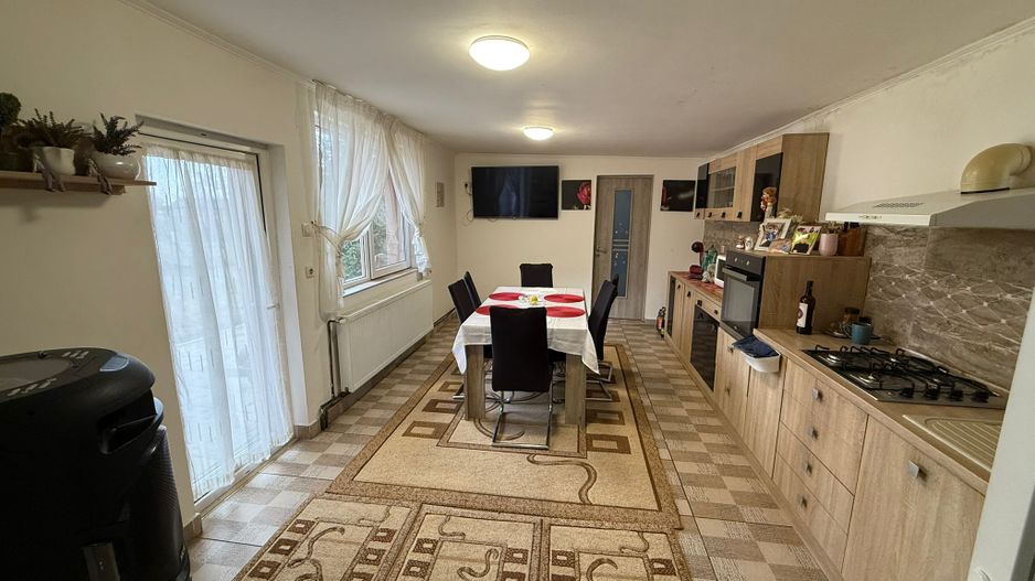 Casa spatioasa de vanzare plan parter in Osorhei - Poză 9