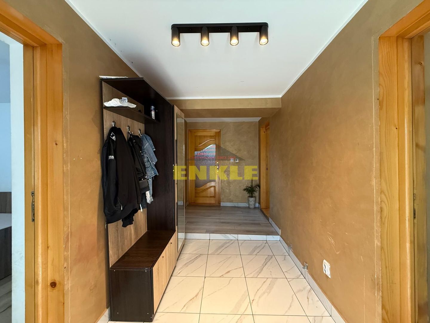 De vanzare casa in Hudum, teren generos. - Poză 3