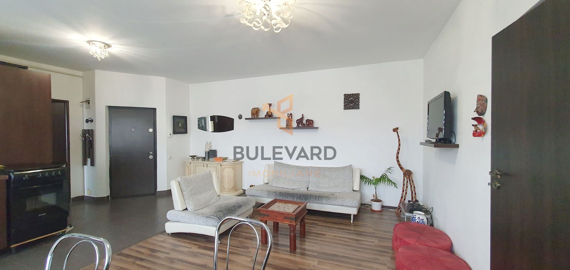 Apartament cu 2 camere+parcare, zona Eroilor! - Poză 1