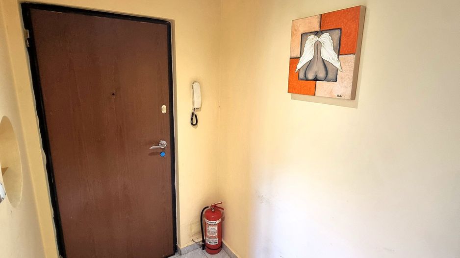 Apartament 3 camere, foarte spațios, et.2/8, zona Steaua, la cheie! - Poză 2