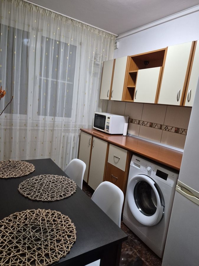 De inchiriat ap 3 camere+parcare, reabilitat, Rahova - Poză 3