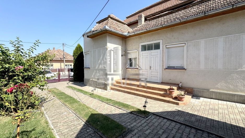 Casa cu 4 camere/teren 396mp/Garaj/Str.Stefan Augustin. - Poză 3