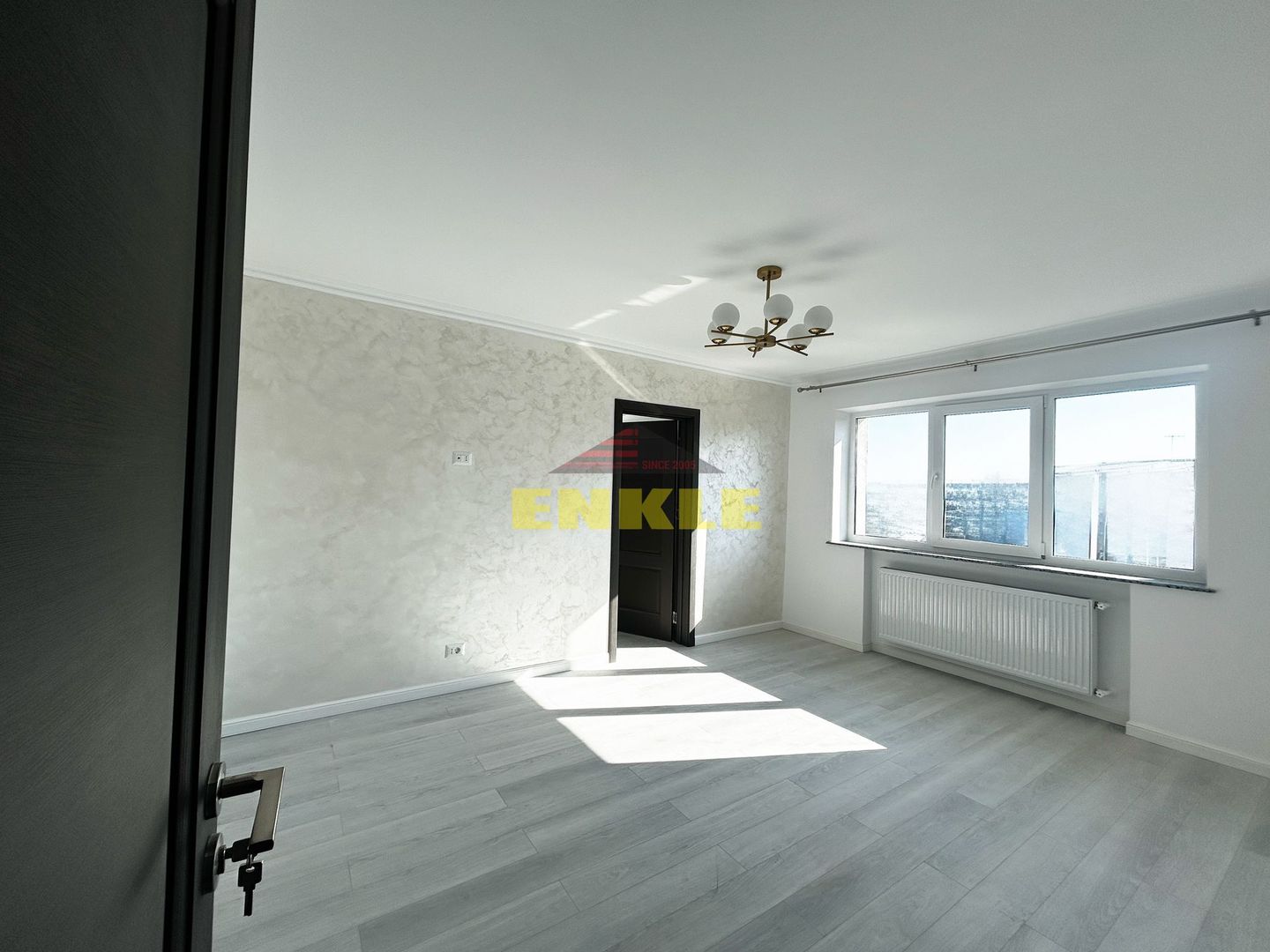 De vanzare apartament 2 camere, zona Est Clinic. - Poză 1