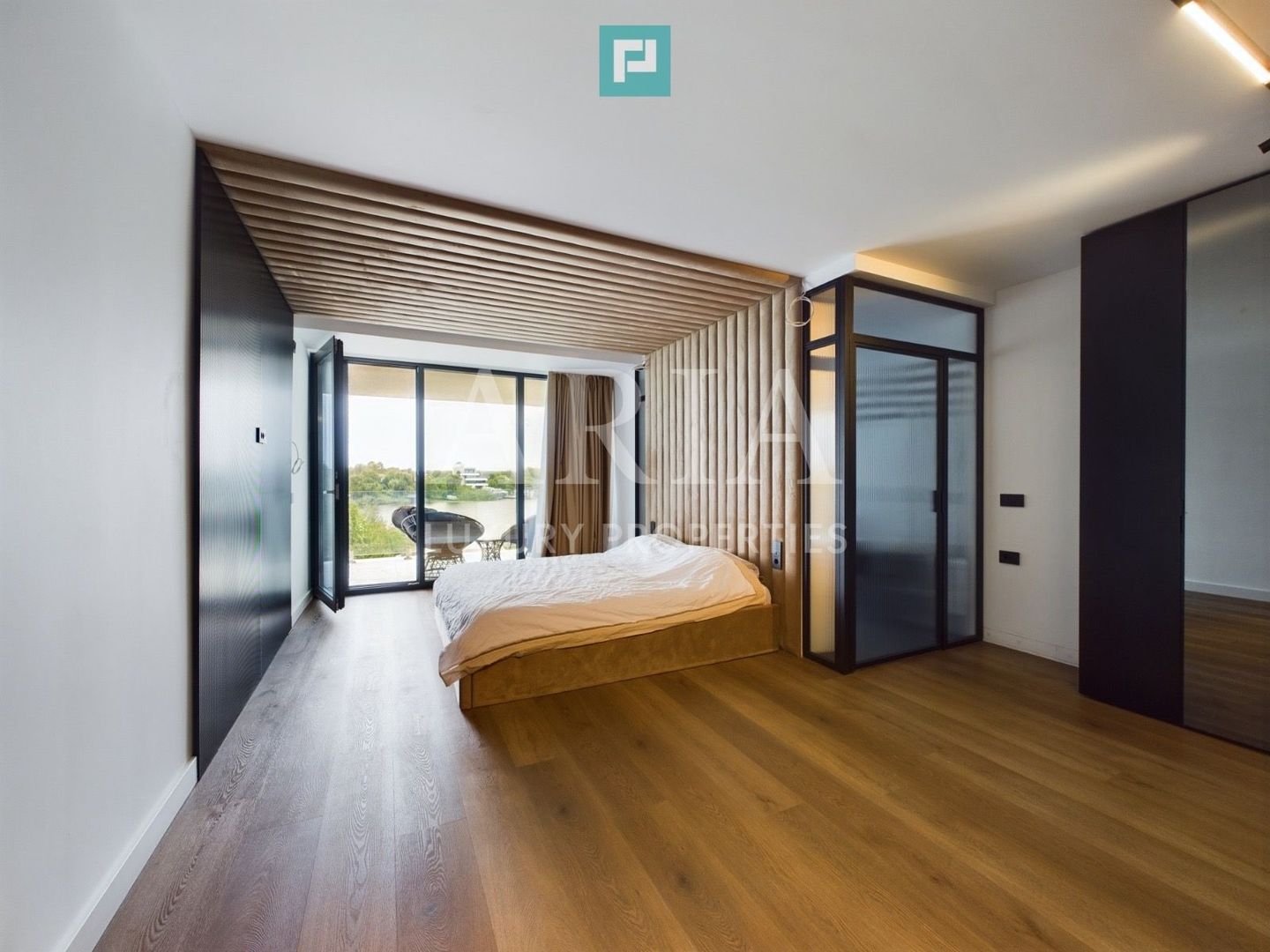 WATERFRONT VILLA 2024 FIRST RENT POOL - Poză 5