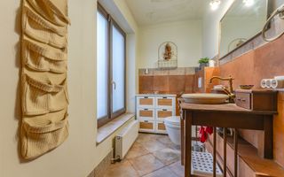 Casă individuală cu 7 camere lângă AFI Mall, ideală pentru birouri sau locuință - Poză 21