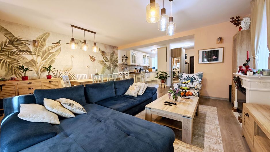 Prima inchiriere, vila cocheta, cu accente exotice - Poză 18