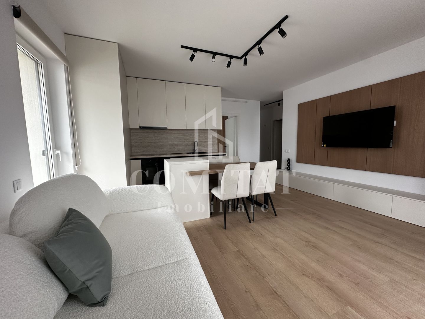 Apartamnet la cheie | Etaj intermediar | Zona Eroior Floresti - Poză 2