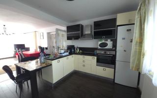 Casă de vanzare D+P+E,  Zona Vest - Bistrița - Poză 2