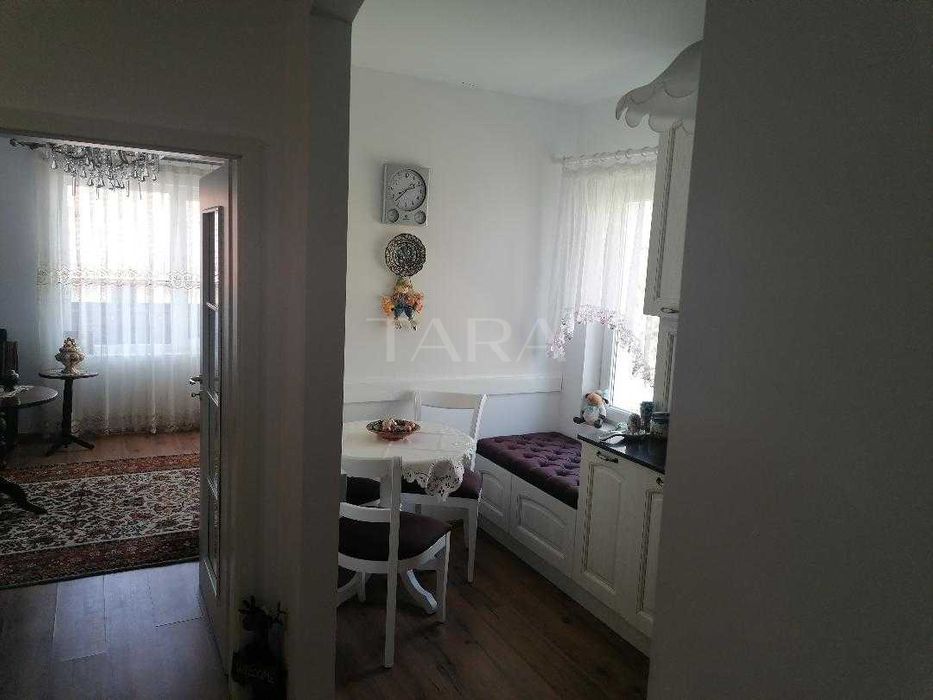 Apartament cu 3 camere, 2 băi, 2 balcoane și parcare, zona Zorilor. - Poză 2