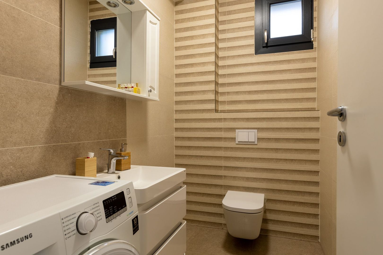 Bloc nou, zona de case, 2 camere cu 2 băi, Comision 0% - Poză 10