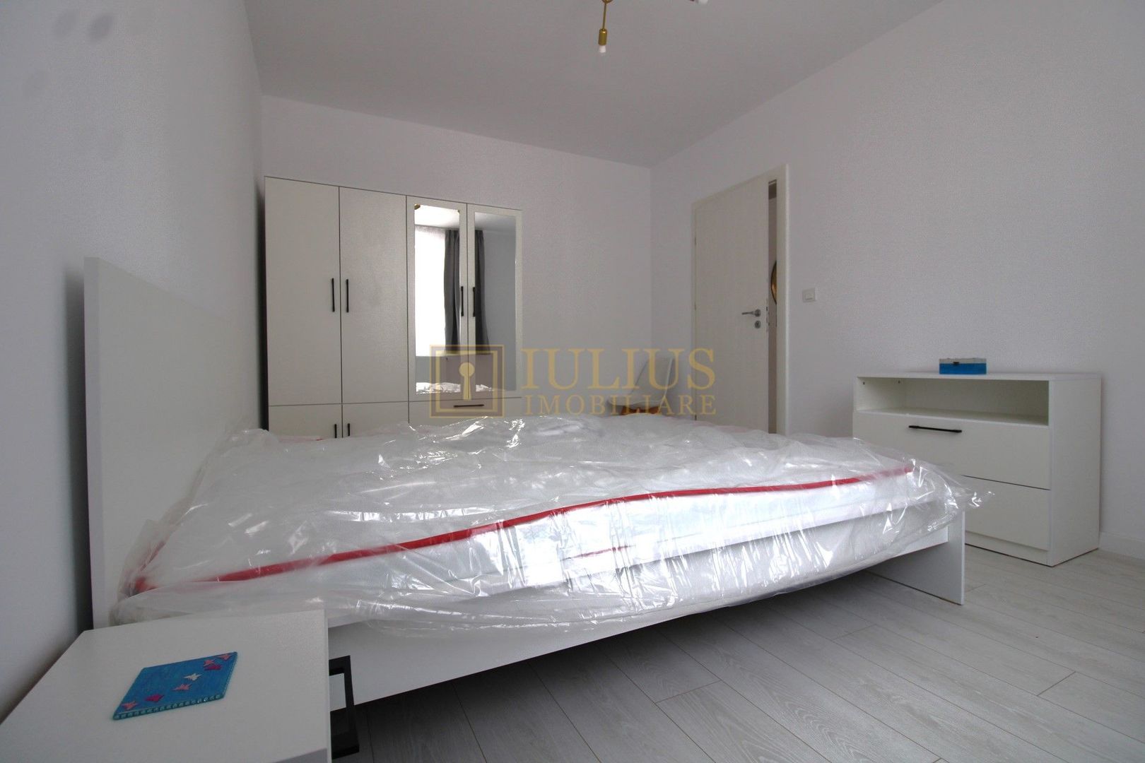 2 camere, bloc nou, loc de parcare, prima închiriere - Giroc - Poză 12