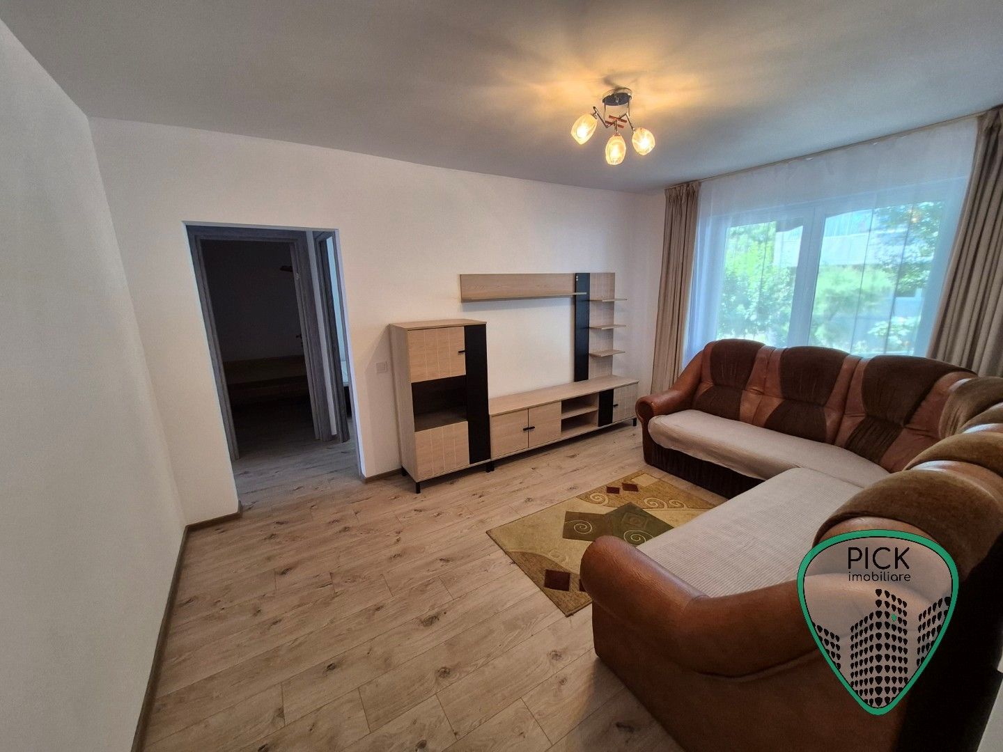 P 4252 - Apartament cu 3 camere în Târgu Mureș, Tudor, zona Pedagogic - Poză 2