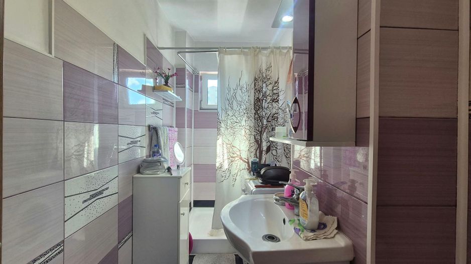 Exclusivitate - Apartament pretabil locuit, toate facilitătile in apropiere - Poză 6