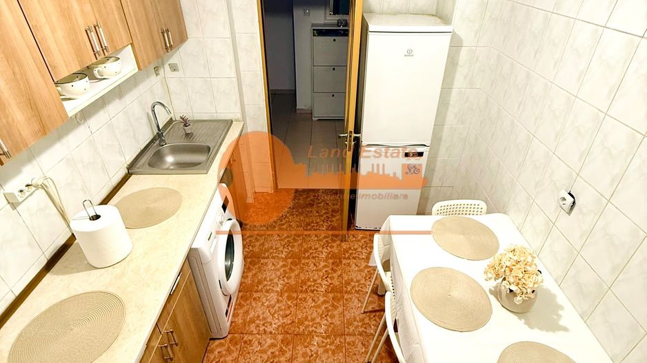 Apartament cu 3 camere in zona Crangasi - Poză 6