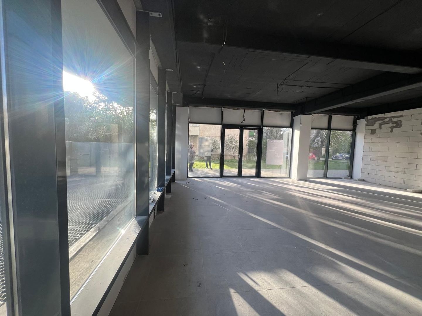 SPATIU COMERCIAL NOU CU MULTIPLE DESTINATII zona LIPOVEI - Poză 5