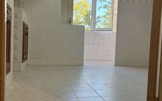 Apartament  2 camere  Soarelui etaj intermediar - Poză 5