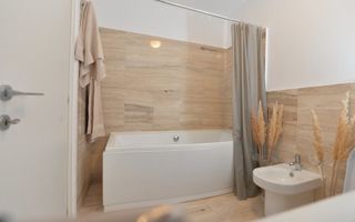 APARTAMENT SPATIOS CU 4 CAMERE LA INCHIRIERE LANGA PARCUL HERASTRAU - Poză 8