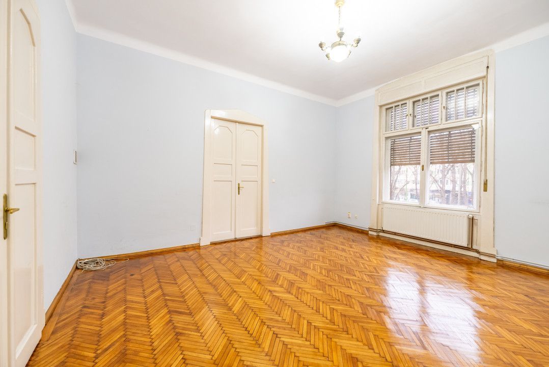Apartament nemobilat, 3 camere, etaj 1, Bld.Revoluției - Poză 8
