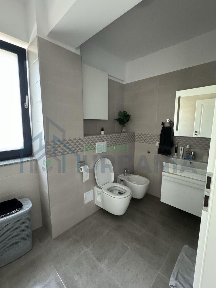 Apartament 3 camere + boxa + parcare subterana - Poză 3