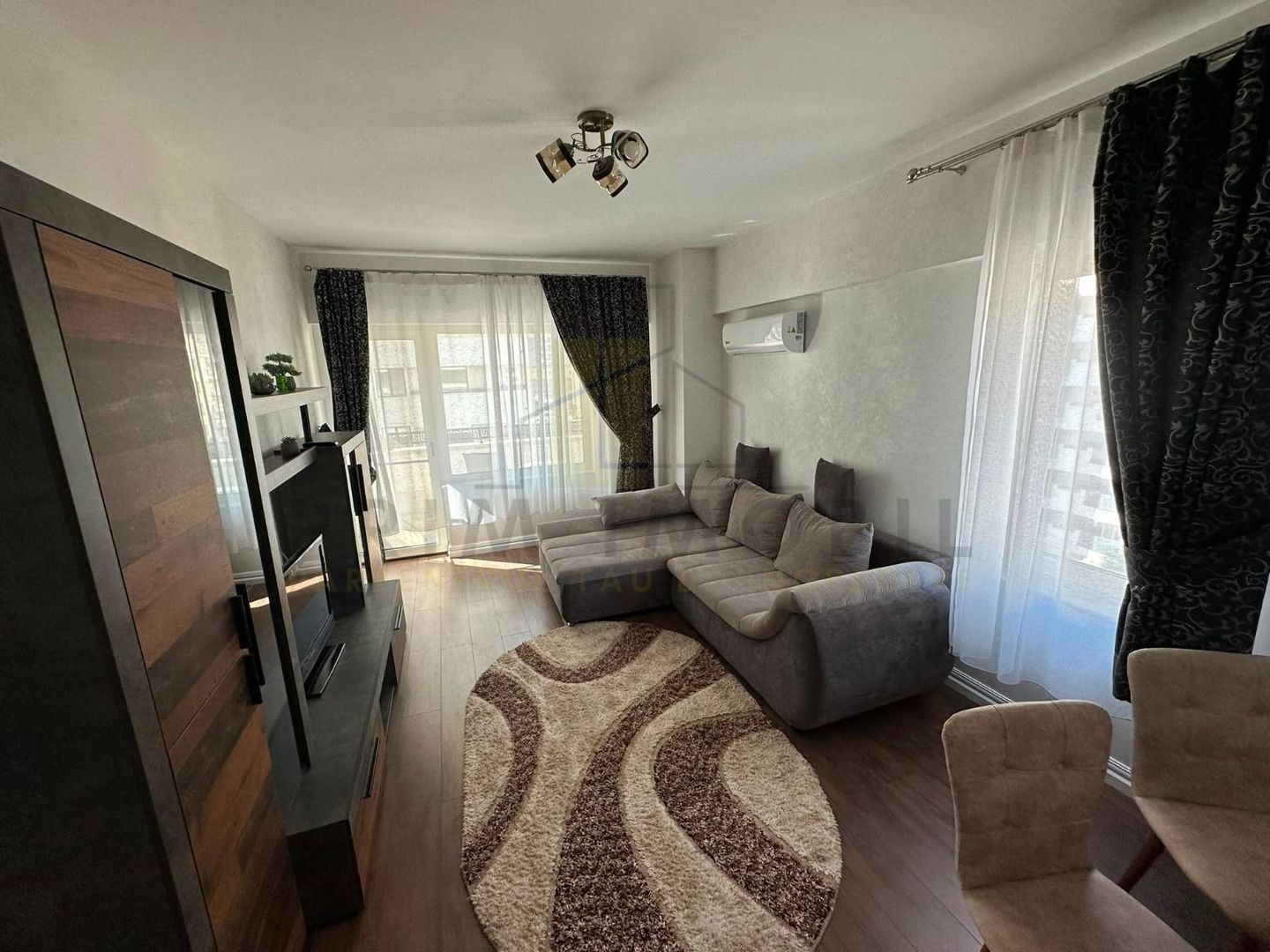 Apartament 2 camere de închiriat în Royal Town | Bloc nou | Mobilat - Poză 1