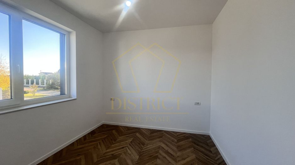 Duplex modern cu 5 camere si curte amenajata I Dumbravita - Poză 10