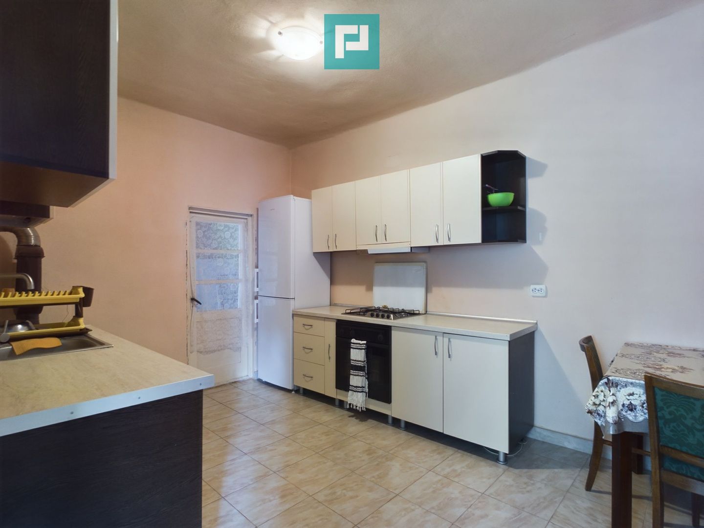 Casă la cheie în Secusigiu - Poză 7