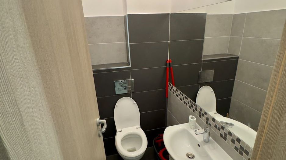 3 camere Semidecomandat | 2 bai | Parcare | Mobilat Utilat | Curte - Poză 12