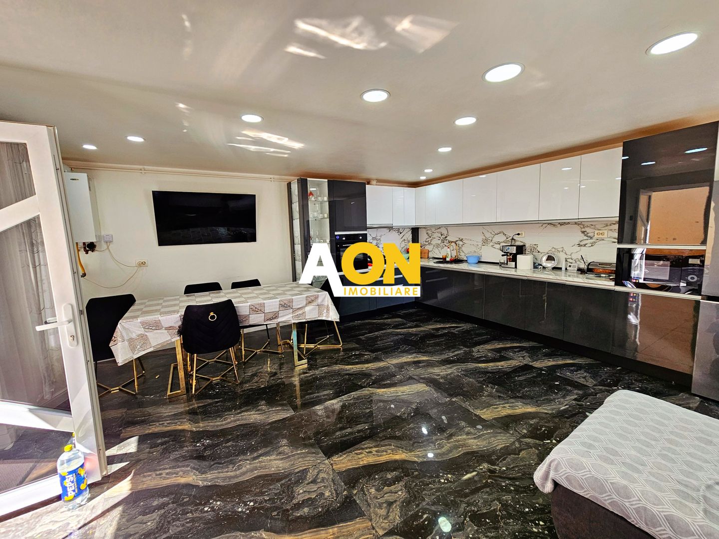 Casa 3 camere, mobilata, utilata, 600 mp teren, zona Prefectura - Poză 11