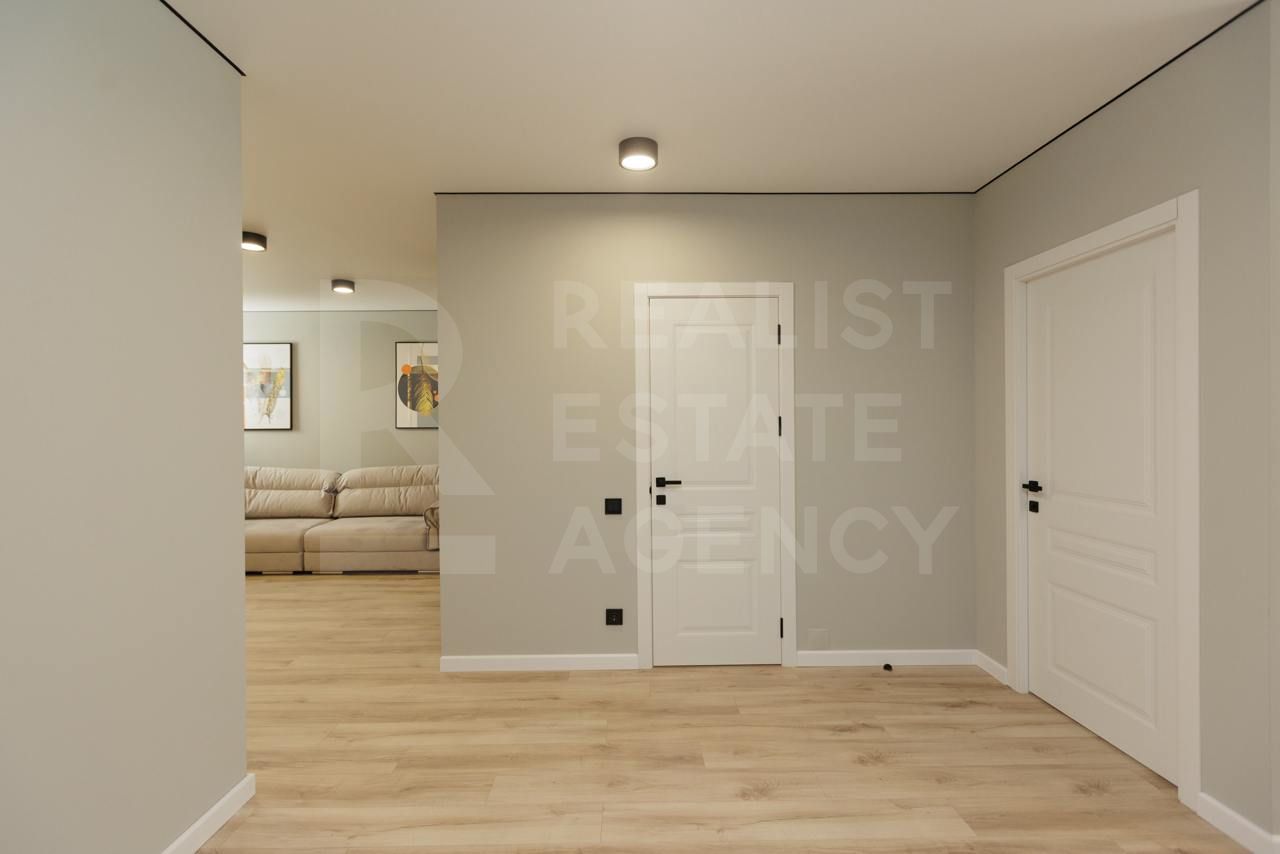 Vânzare, apartament, 2 camere +living, bul. Mircea cel Bătrân, Ciocana - Poză 3