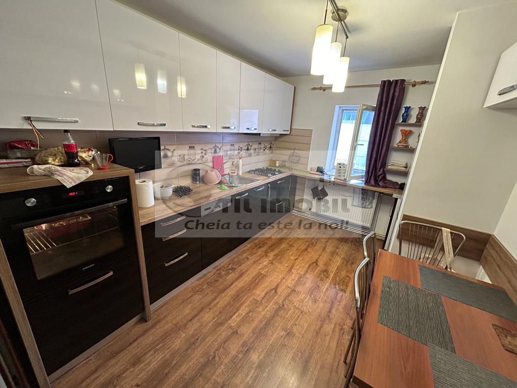 Apartament 4 camere decomandat 2 bai 79mp Nicolina-Frumoasa - Poză 1