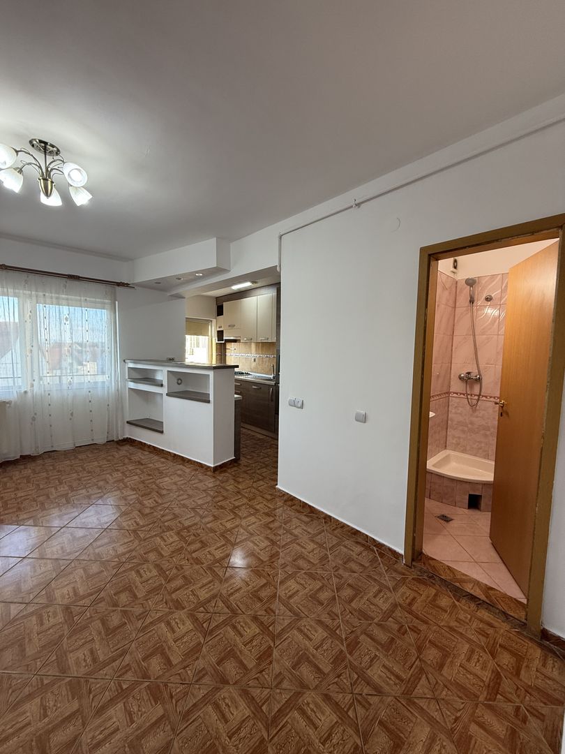 Apartament spațios cu 4 camere + garaj inclus – zona Ștrand–Tilișca - Poză 11
