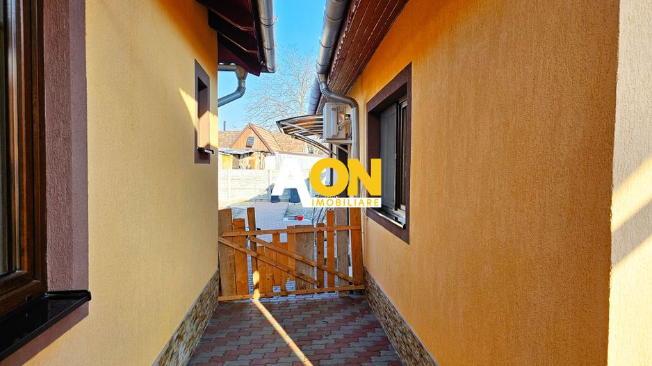 Casă 4 camere, renovată, mobilată, utilată, 410 mp teren, zona Centru - Poză 13