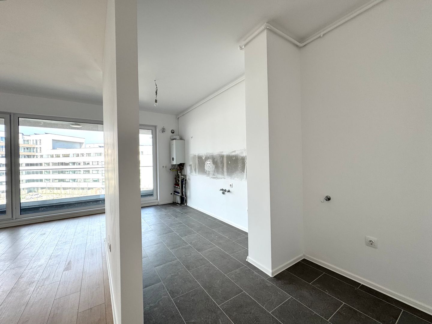 3 camere 76 mp SU + Balcon 6.5mp - Zona Lac Straulesti-Mall Colosseum - Poză 5