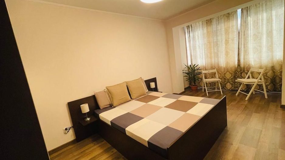 BRASADAS închiriază ap 3 cam etaj 3/8 zona OBOR 1min Metrou. - Poză 1