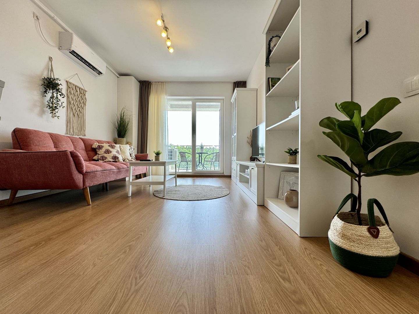 Apartament de închiriat 2 camere - vedere pădure - Poză 1