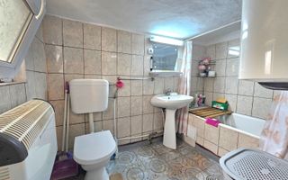 Casă de vanzare in Medgidia in zona centrala - Poză 9