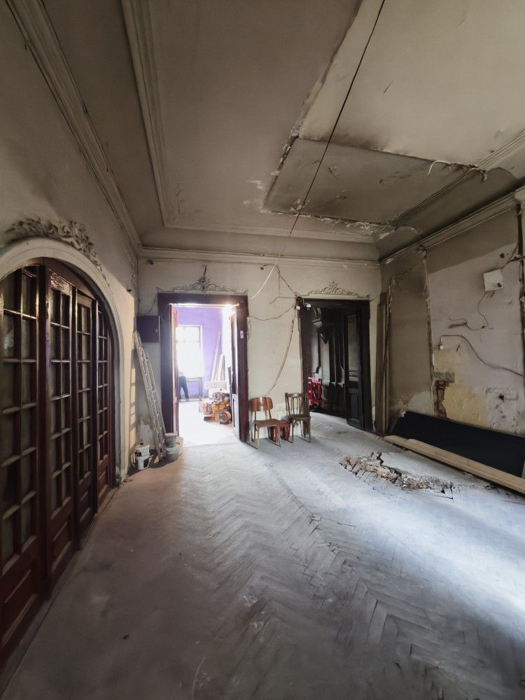 Casă cu farmec istoric în zonă protejată Rosetti, ideală pentru restaurare - Poză 9