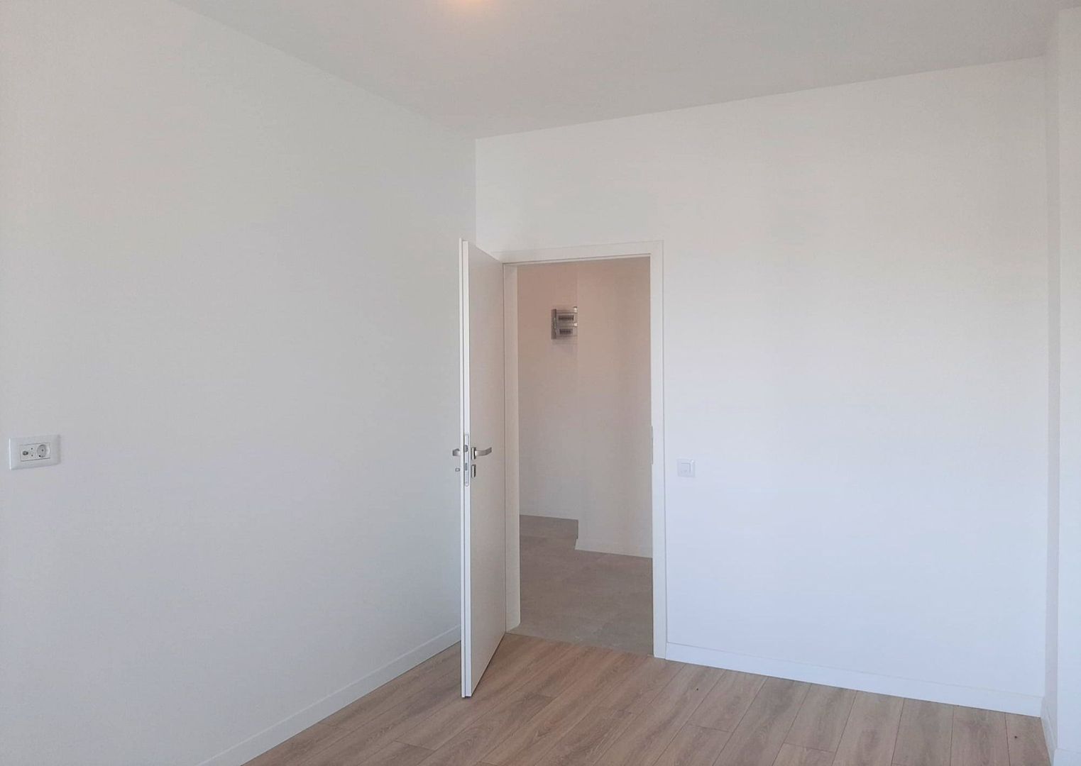 Un Apartament Pentru O Viață Bună  Coresi  2025 - Poză 15