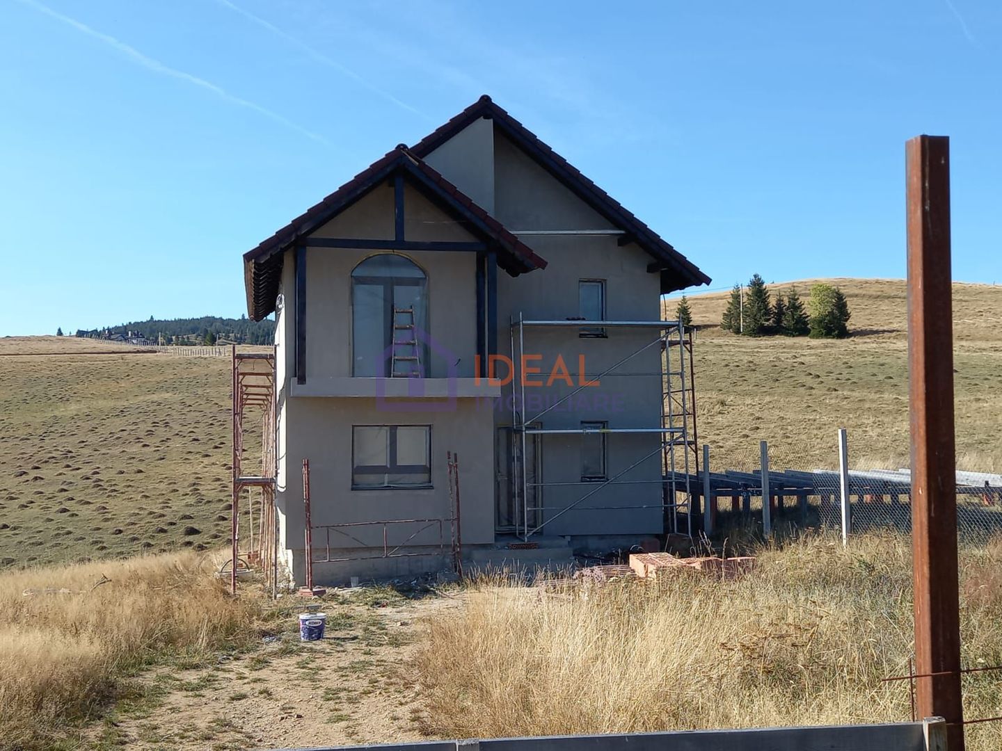 Casa de vacanta cu 4 camere si 800 mp de curte, in Paltinis - Poză 1