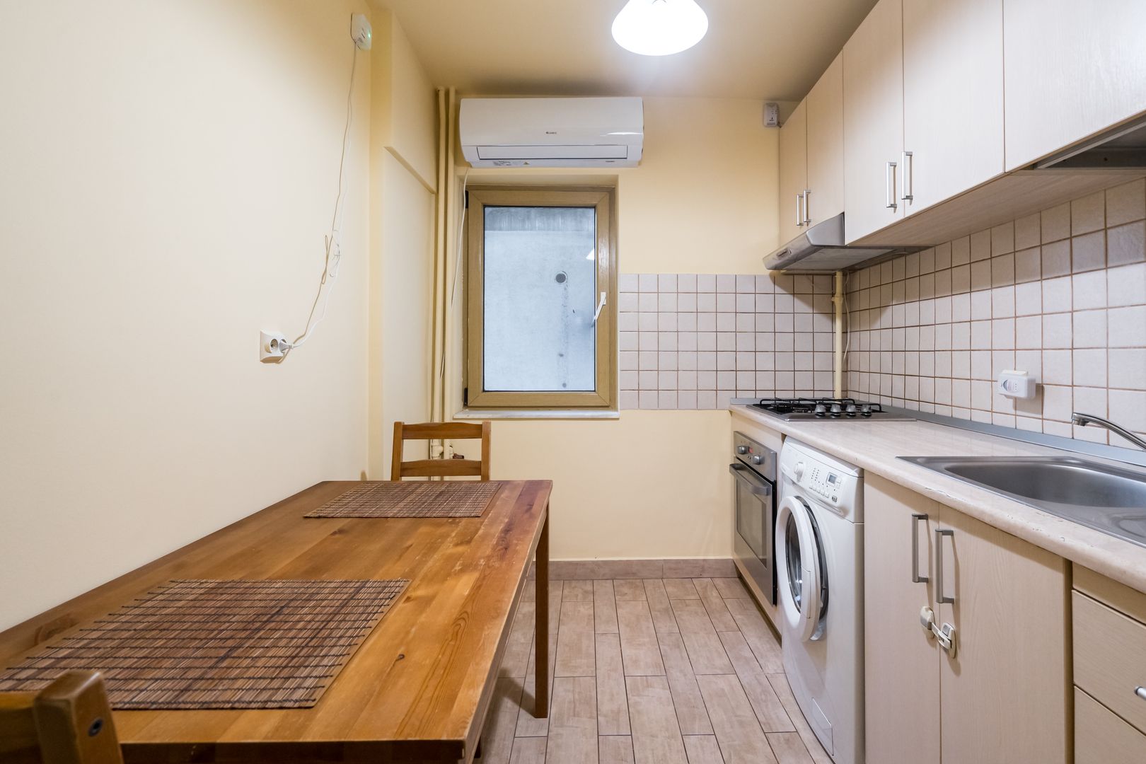 Apartament 2 camere decomandat sos. Titulescu - Piata Victoriei - Poză 12