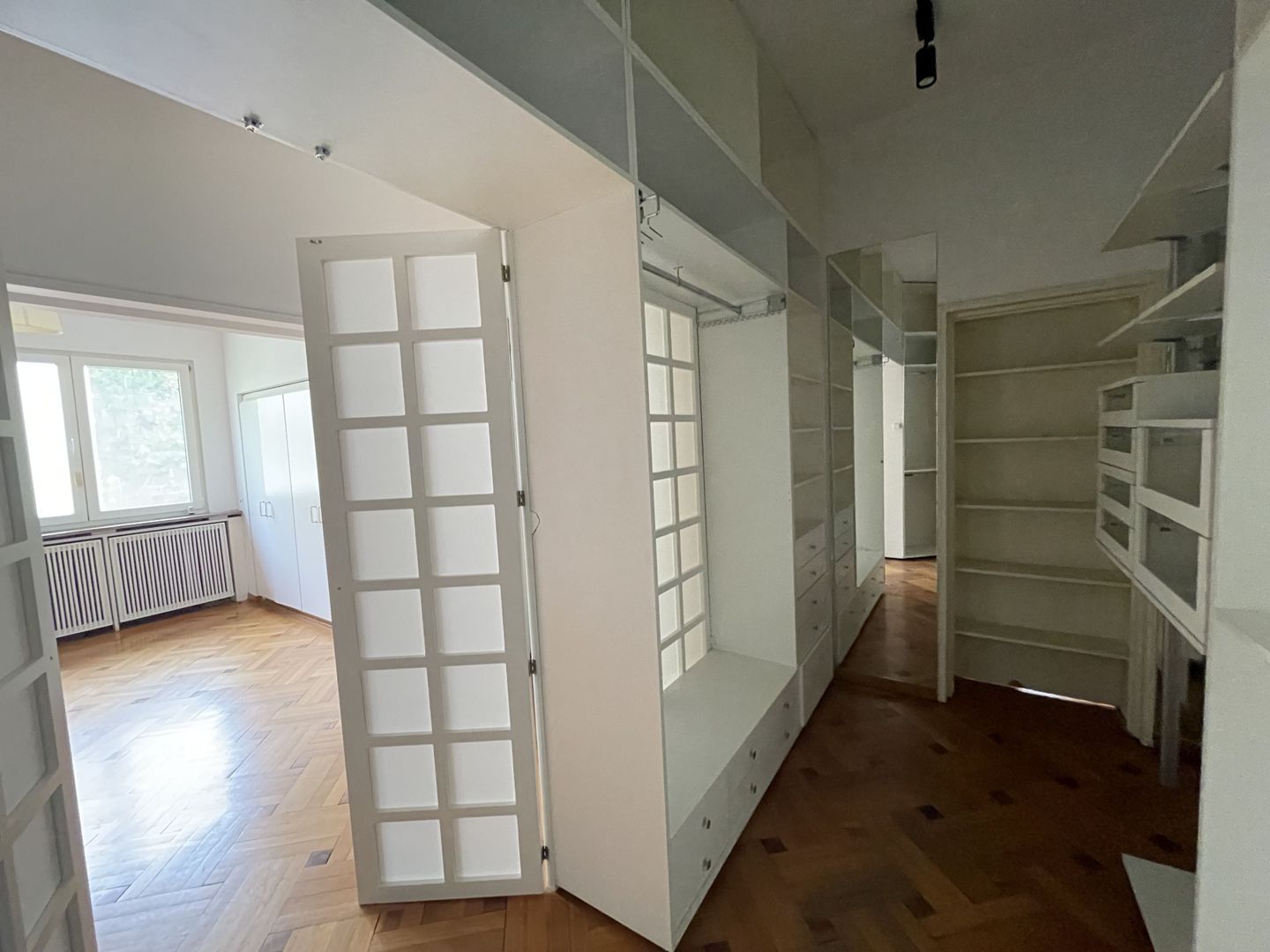 Apartament cu 4 camere de vânzare în zona Primaverii - Poză 7