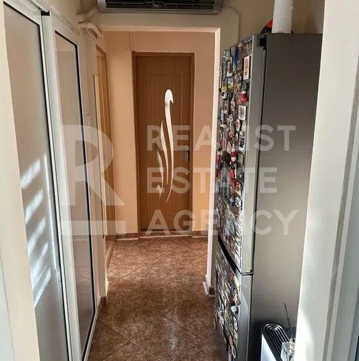 Vânzare, apartament cu 2 camere în zona Drumul Taberei - Poză 6