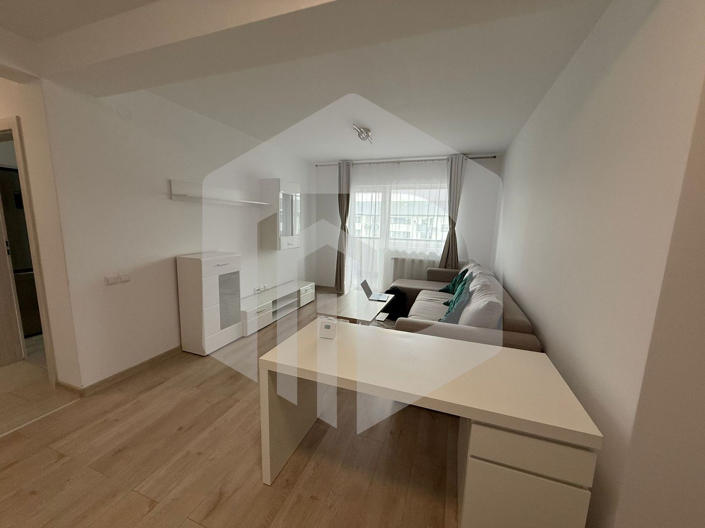 Apartament 2 Camere - Etaj 3 - Selimbar - Prima inchiriere - Poză 1