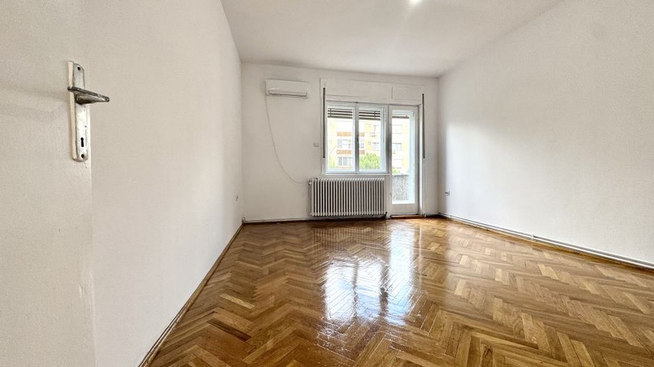 Apartament spațios într-o vilă, cu 2 garaje și terase – zona Iosefin - Poză 8