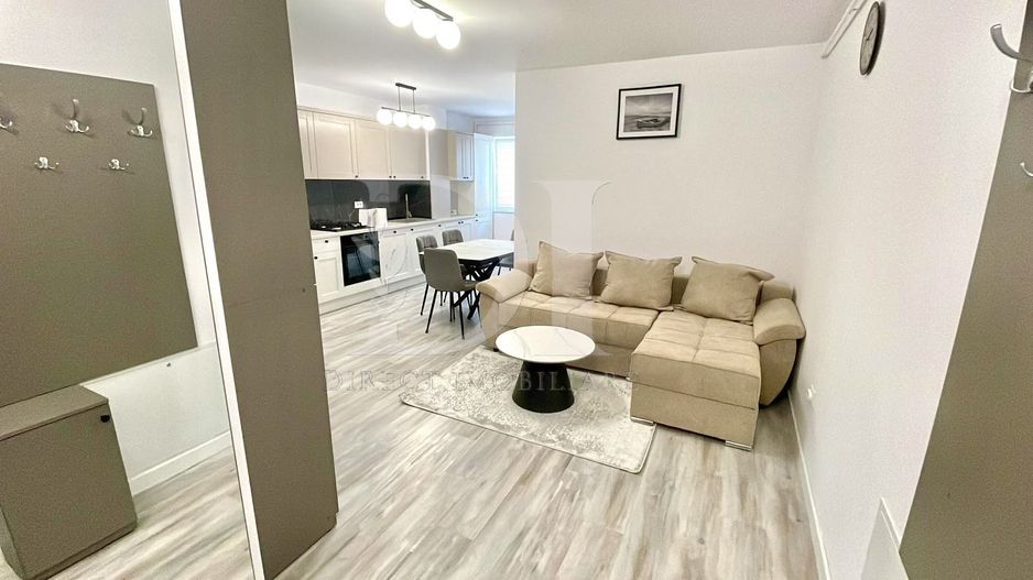 Apartament 3 camere de vanzare /  Zona Stadionului / Floresti - Poză 2